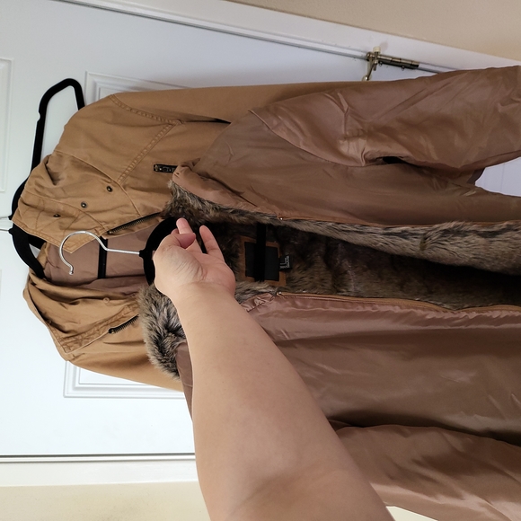 Rare Forever 21 jacket with zip out Fur lining Trench Coat Large - Picture 12 of 12